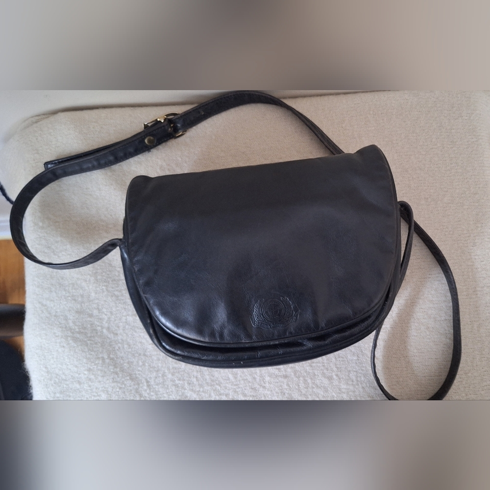 STONE MOUNTAIN BLACK GENUINE BUTTER SOFT LEATHER CROSSBODY PURSE